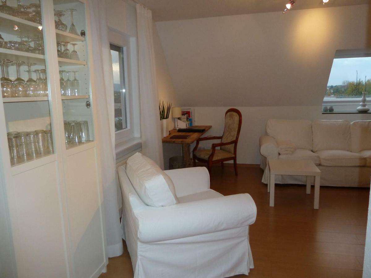 Helle 70 Qm Ferienwohnung Mit Herrlichem Blick Тенинген Экстерьер фото